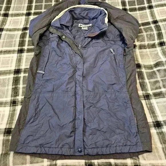 Columbia Jackets & Blazers - Columbia women's XL blue and gray weather proof outer coat, no liner